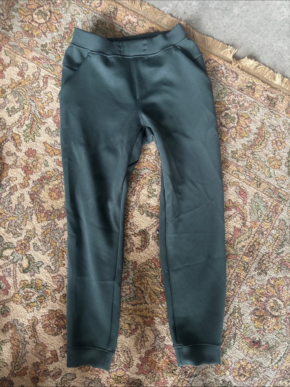 Lululemon men’s smooth spacer jogger rainforest green